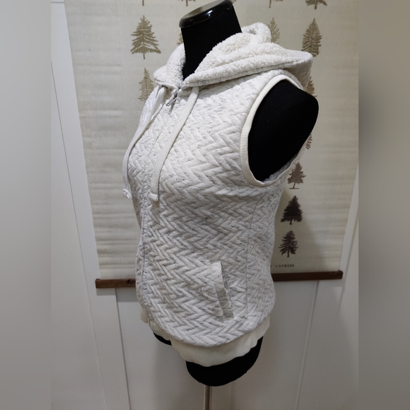 Merona Quilted Faux Fur Lined Vest - XS - Picture 5 of 10